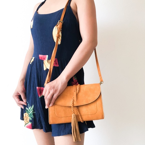 Free People Handbags - Free People Francesca Envelope Crossbody Bag.